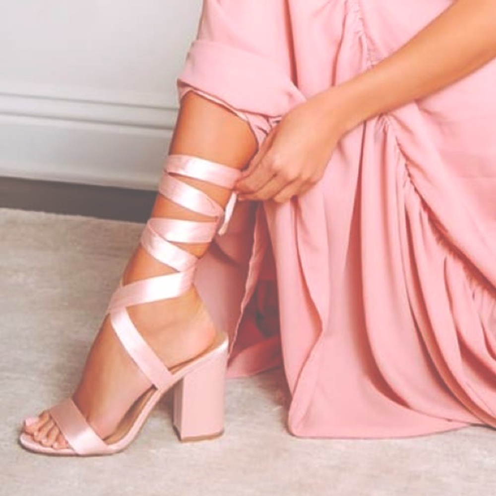 NIB New Lulus Alta pink lace up pink heels